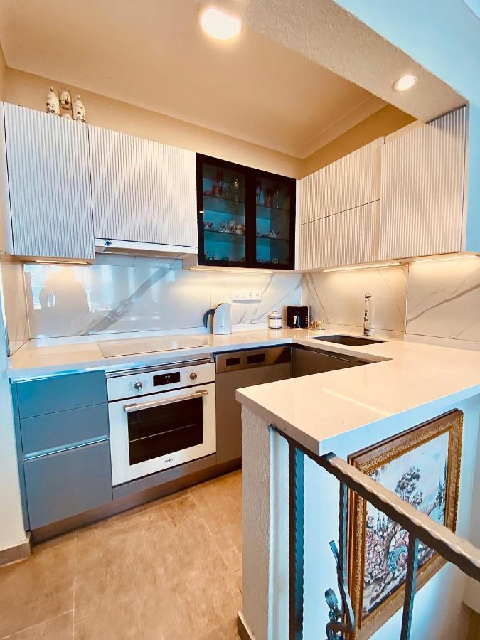 Port Mansion Apartment มาร์มาริส ภายนอก รูปภาพ